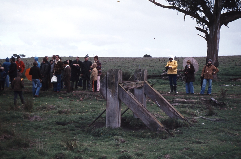 114114: Bungaree Racecourse Participants in ARE Hike