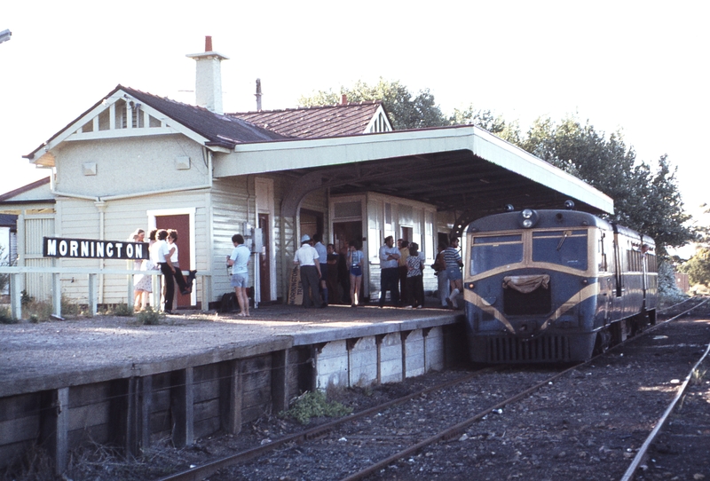 114386: Mornington Last Regular Passenger Service 22 RM