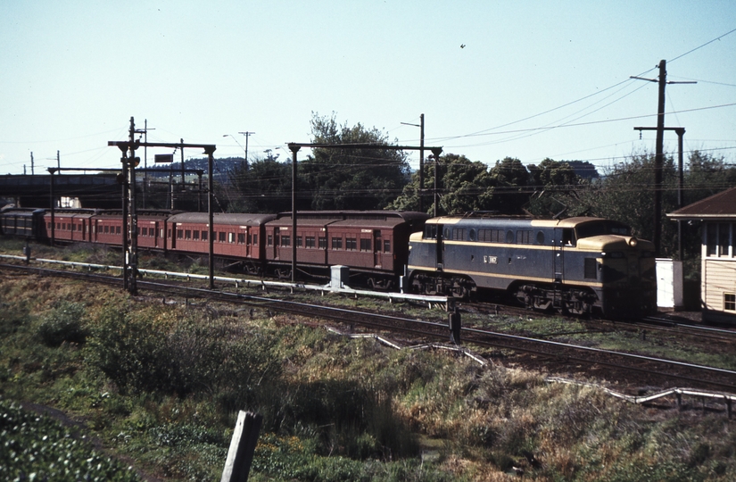 114632: Warragul Up Passenger L 1167