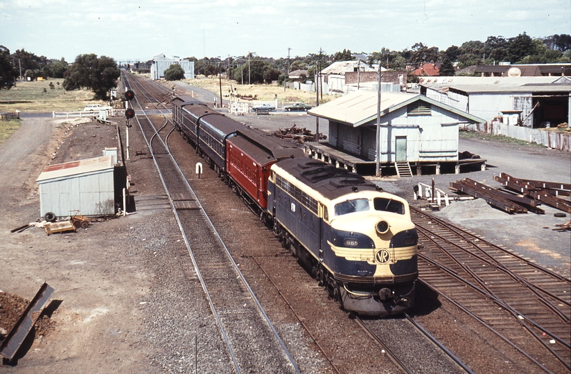 114658: Werribee Down Passenger B 65