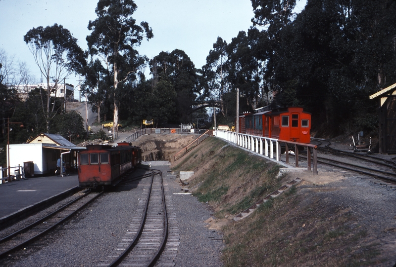 114676: Belgrave Looking West