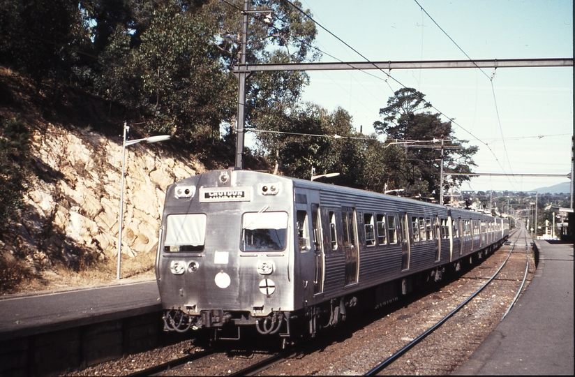 114710: Heatherdale Down Suburban 6-car Hitachi