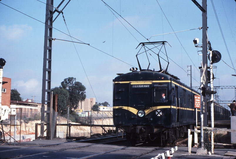 114750: Box Hill Down Suburban Harris 529 M leading