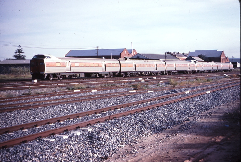 114842: Dry Creek Down Suburban 5-car 2000 Class 2108 leading