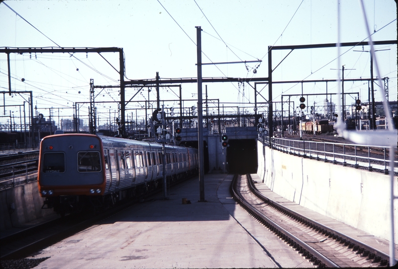 114859: Spencer Street Down Suburban to Burnley Loop 6-car Comeng