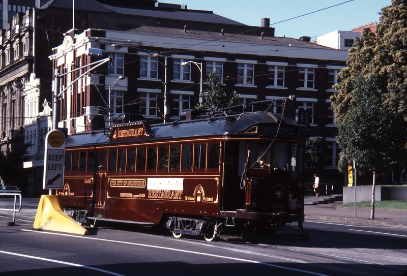 114864: Swanston Street at Museum Station Southbound Restaurant Car 442