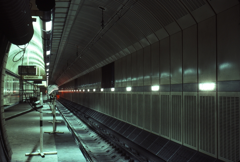 115007: MURL Flagstaff Station Clifton Hill Loop Looking East