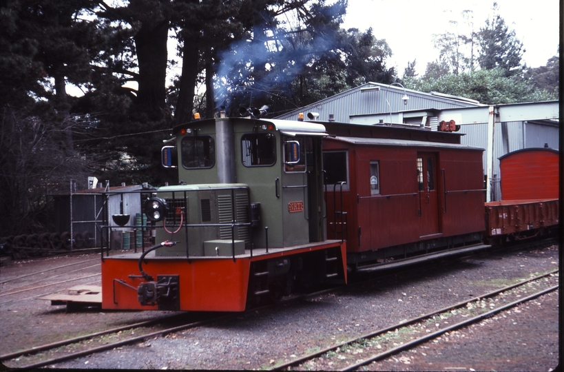 115035: Emerald Car Shops NRT 1 shunting