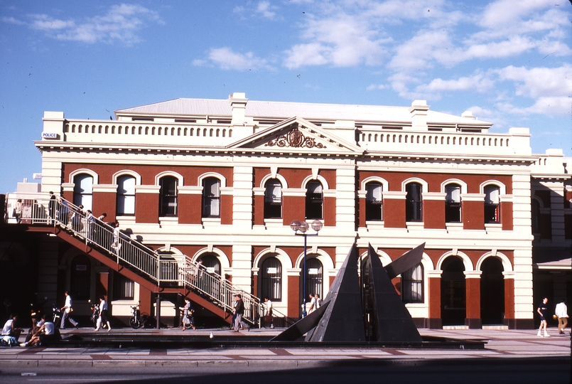 115080: Perth City Wellington Street Frontage