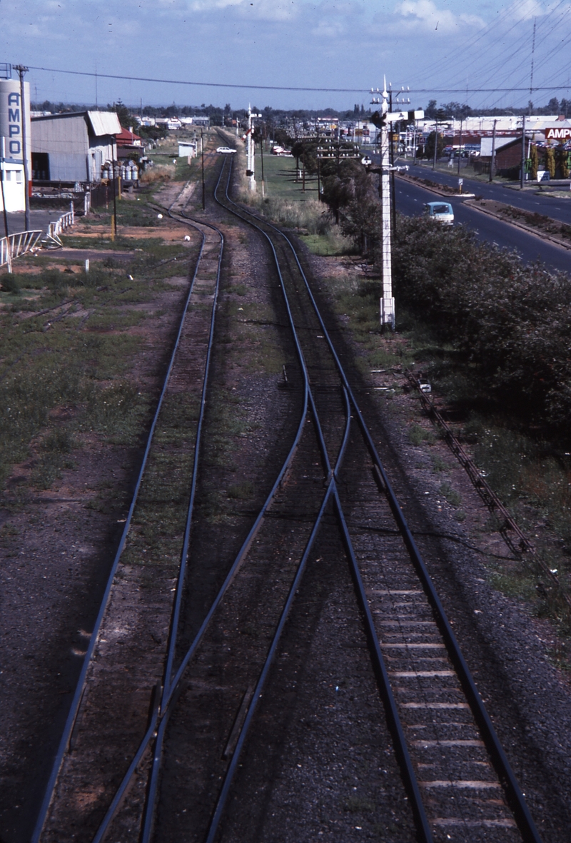 115097: Bunbury Looking towards Perth from Footbridge