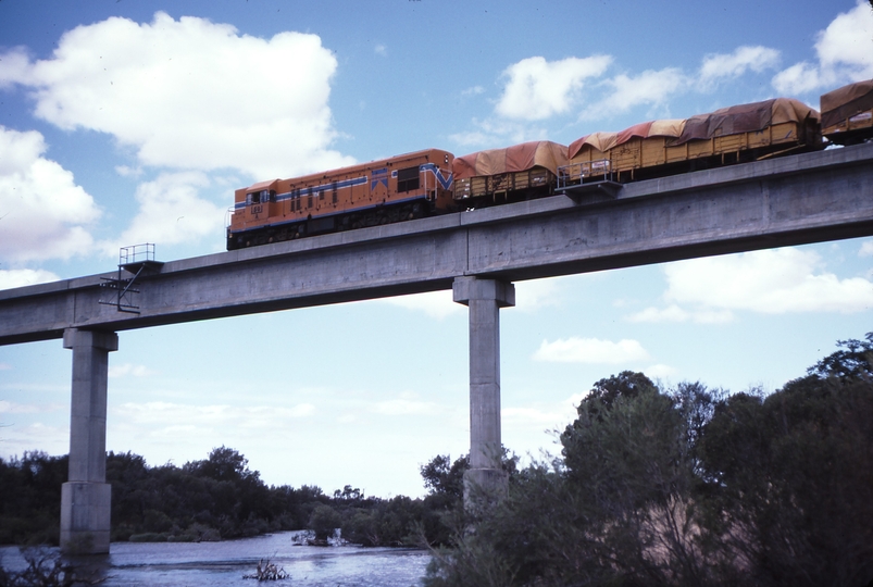 115146: Avon River Bridge GSR Deviation Up Wheat A 1501