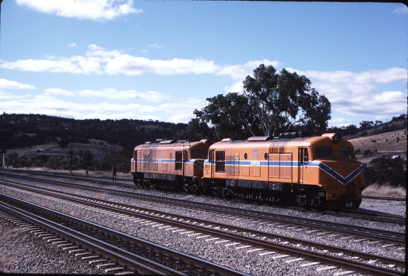 115158: West Toodyay XB 1017 XA 1415 running round Wheat Empty