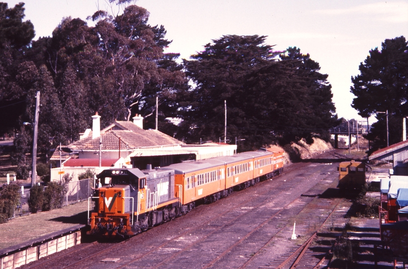 115250: Leongatha 8488 Up Passenger P 11