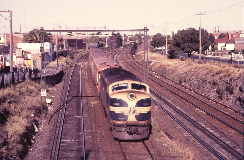 115263: Footscray down side 8026 Up Passenger from Bendigo B 65