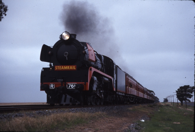 115388: Sydenham Up Side km 23 Down SteamRail Special to Bendigo R 761