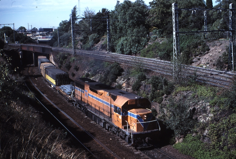 115394: Footscray down side Down Freight L 257