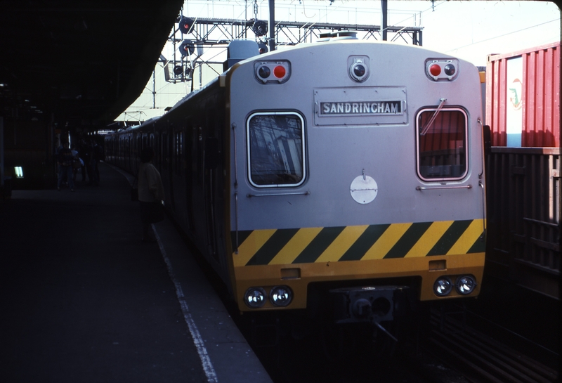 115396: Flinders Street Platform 9 Down Suburban to Sandringham Rebuilt Harris