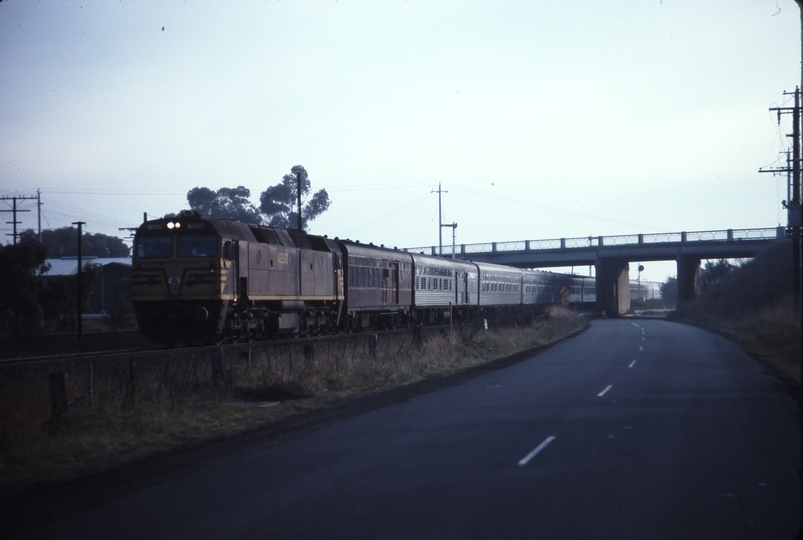 115397: Craigieburn 8612 Up Southern Aurora 42202