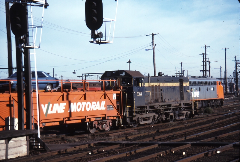 115415: Spencer Street Y 164 shunting Motorail Wagon from the Vinelander