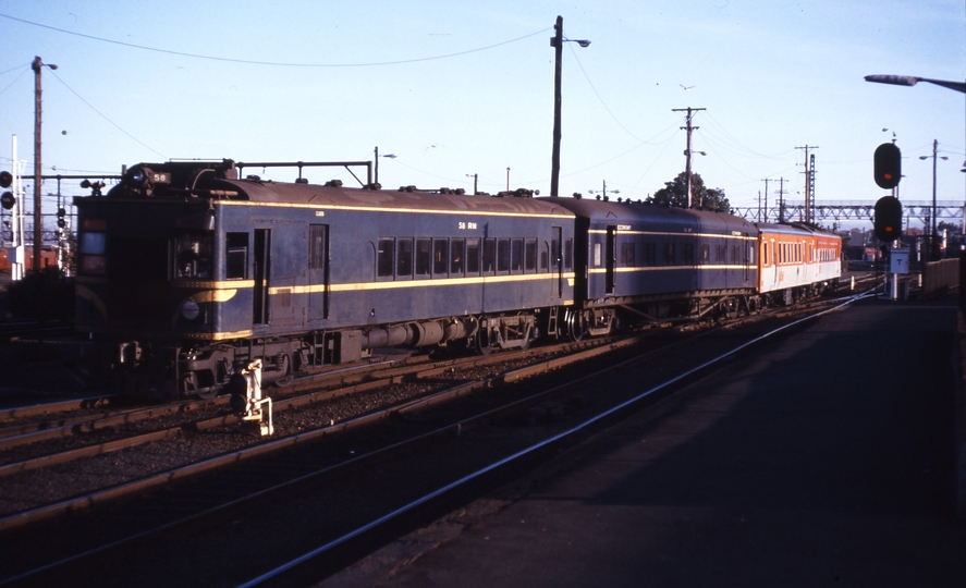 115425: Spencer Street 8011 Down Kyneton Passenger DRC 41 10x MTH 34 MT 58 RM