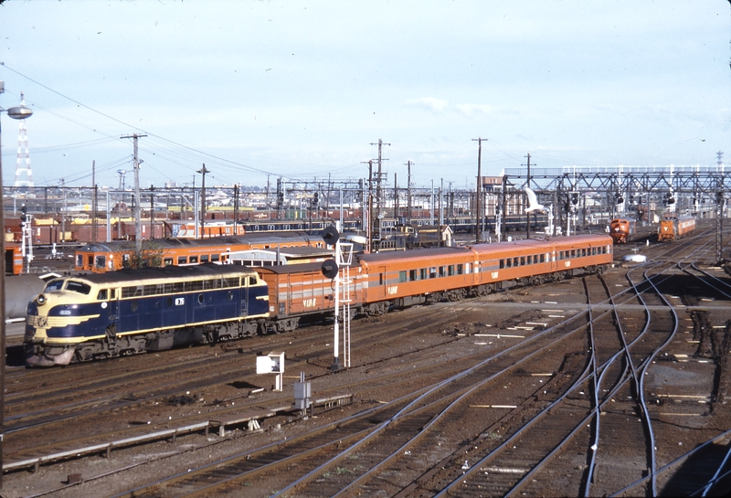 115536: Spencer Street Up Passenger B 75