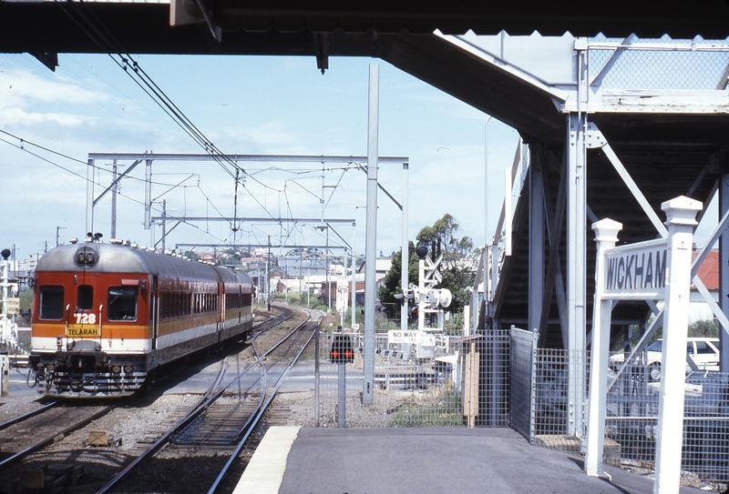 115547: Wickham Down Suburban 728 trailing