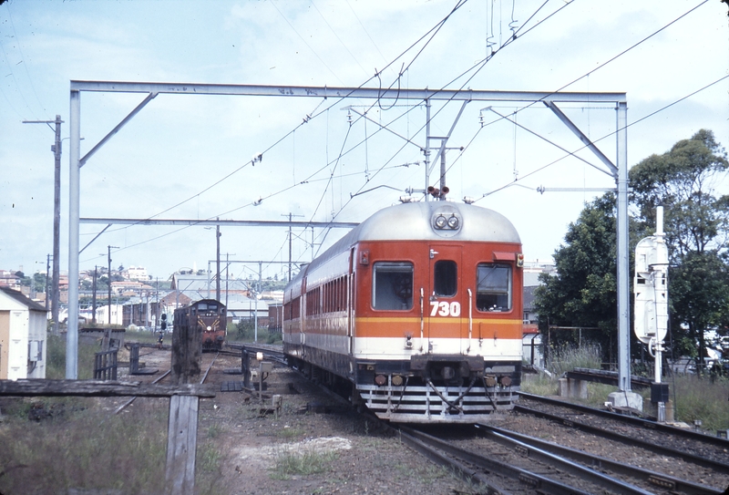 115548: Wickham Down Suburban 730 trailing