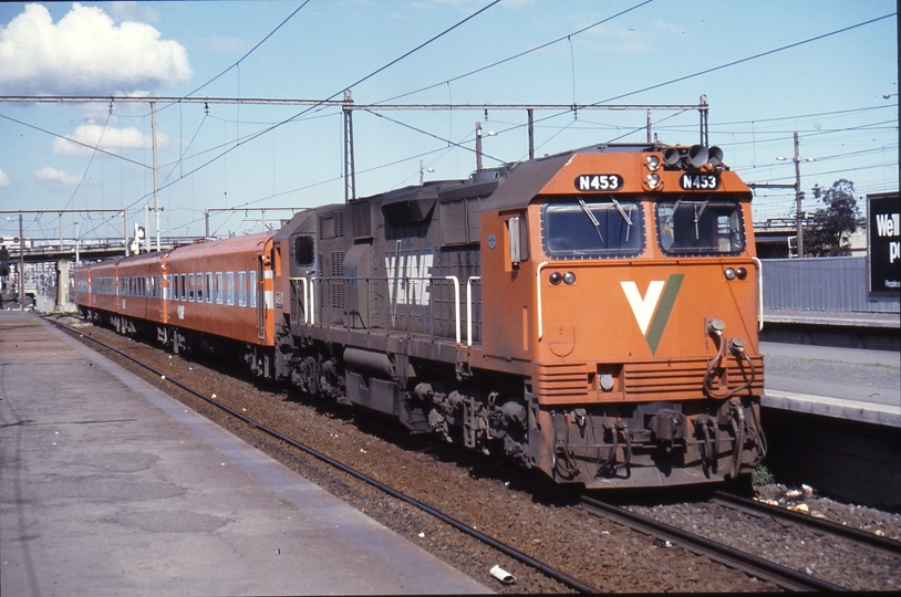 115777: North Melbourne 8237 1:00pm Geelong Passenger N 453