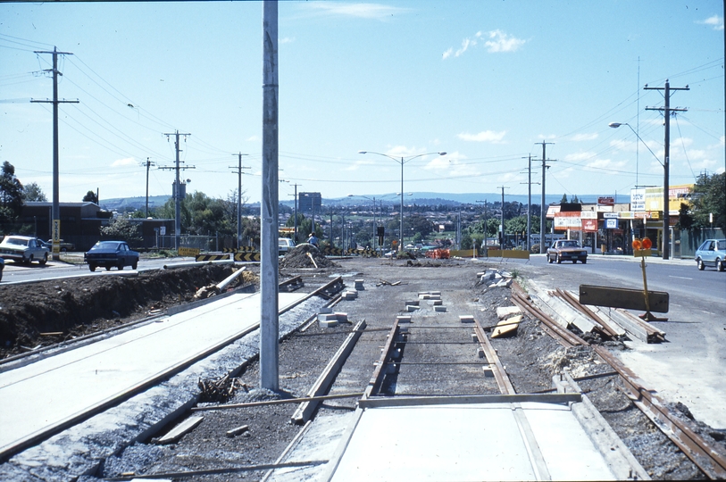 115799: Bundoora Tramway Grimshaw Street up side Looking North