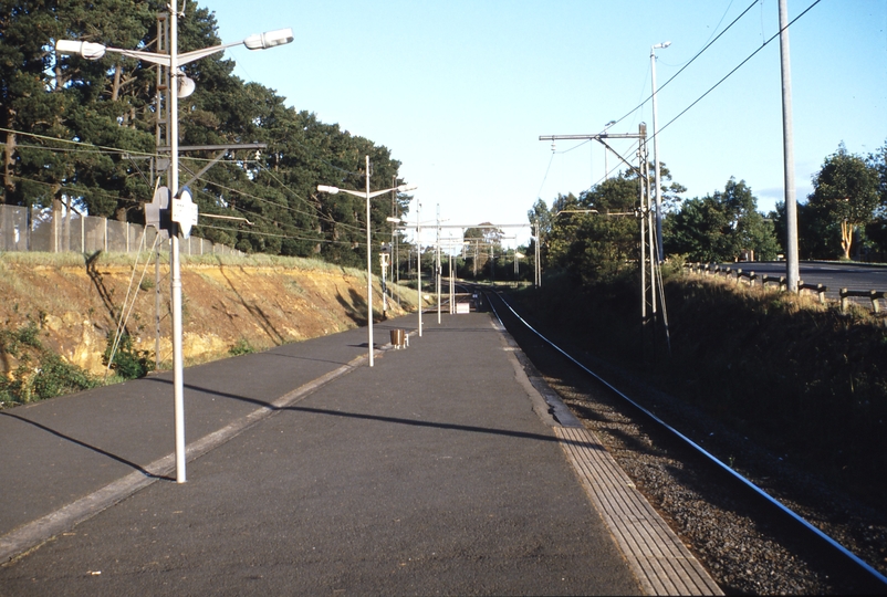 115815: Jordanville Looking towards Glen Waverley