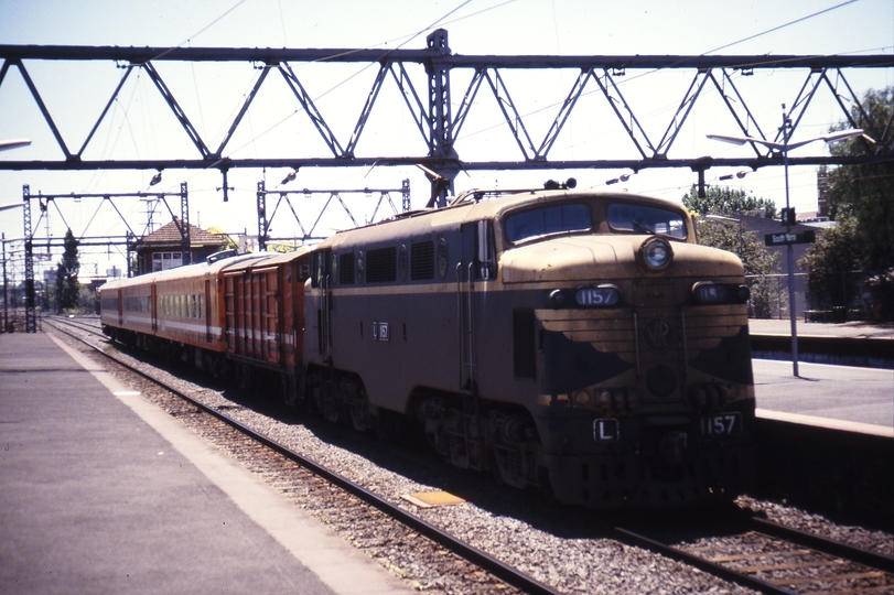 115860: South Yarra 8415 Down Warragul Passenger L 1157