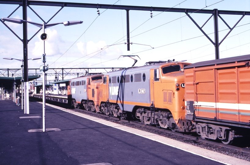 116018: Richmond 8415 12:25pm Down Traralgon Passenger L 1150 L 1162