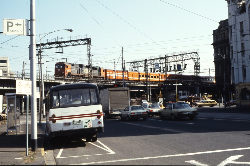 116133: Flinders Street Viaduct at Spencer Street 8415 Down Sale Passenger N 472