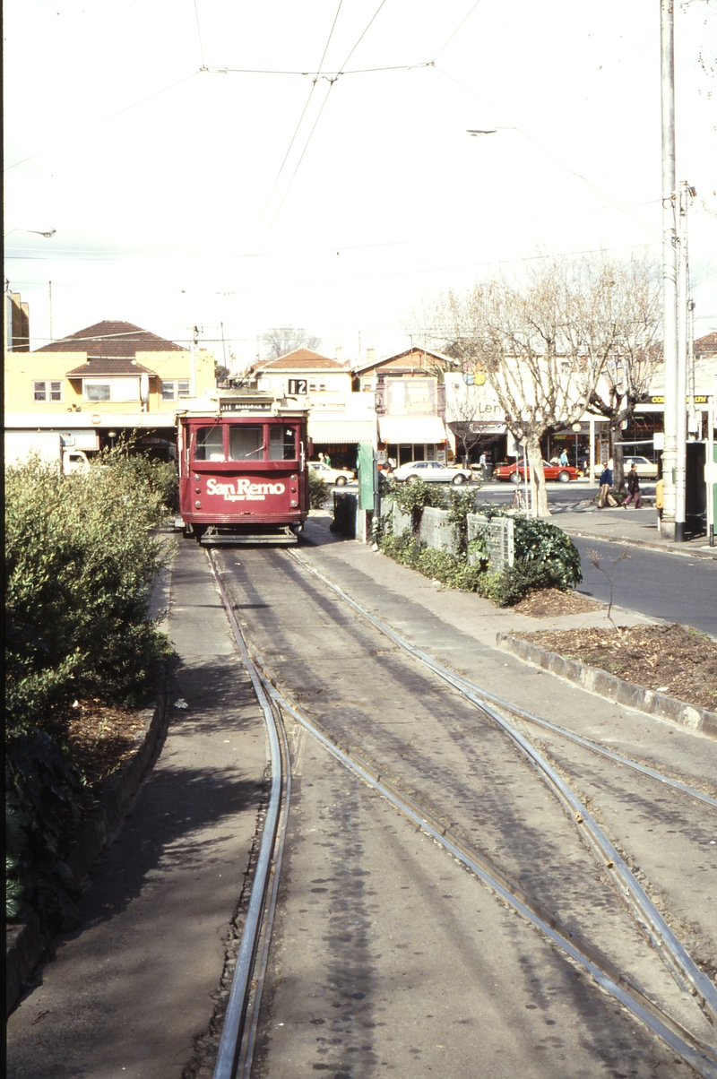 116138: South Melbourne and St Kilda Beach Terminus W6 990