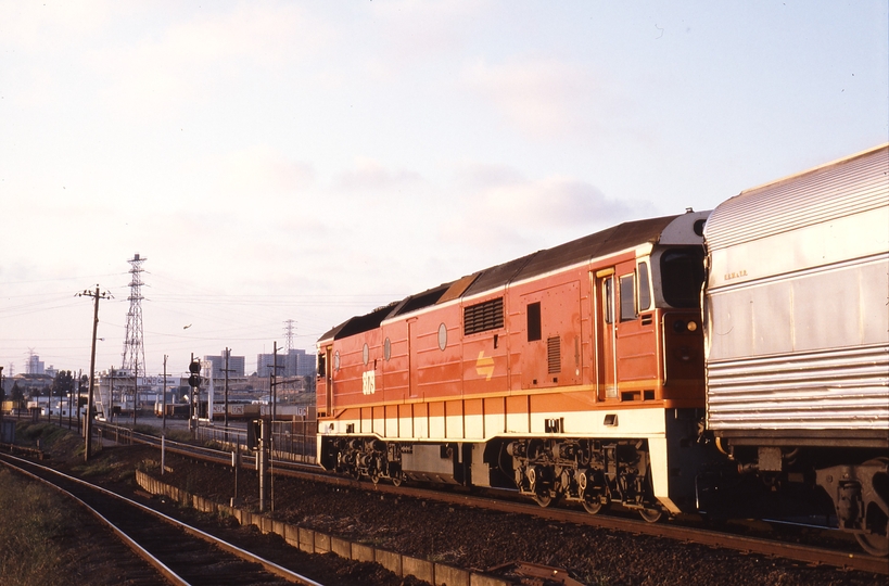 116256: North Melbourne Flyover down side 8625 Down Sydney Express 8179