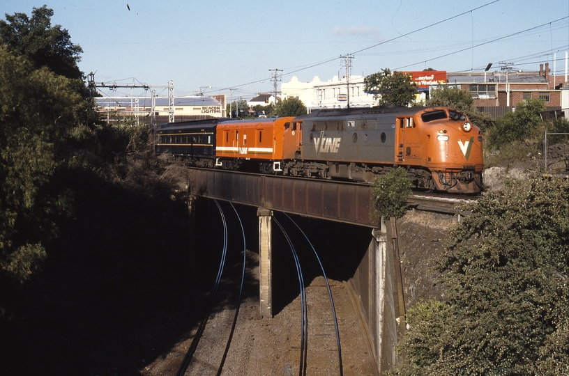 116267: Footscray 8115 Up Passenger from Bacchus Marsh A 78