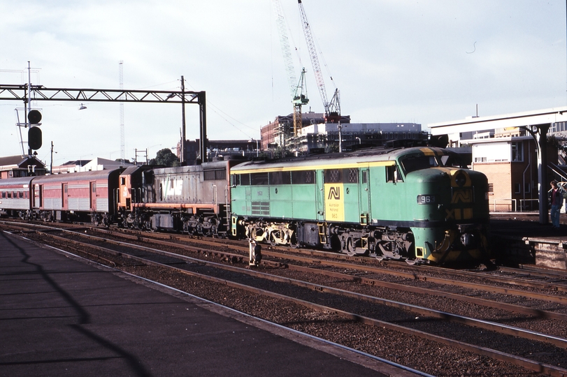 116333: Spencer Street Up Empty Cars for 8141 Down Overland Express 963 X 50