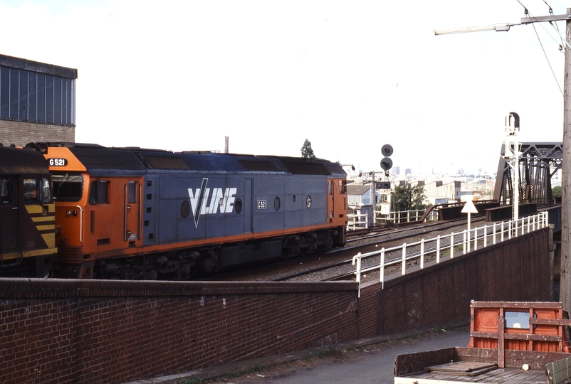 116423: Bunbury Street Tunnel Moreland Street Portal Up Liner Train G 521 42201