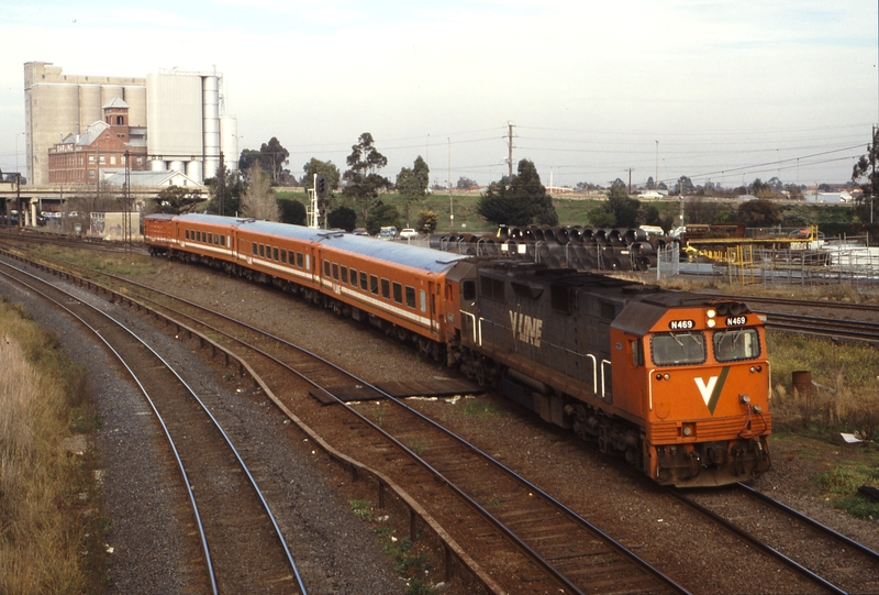 116476: Albion 8311 12:10pm Down Albury Passenger N 469