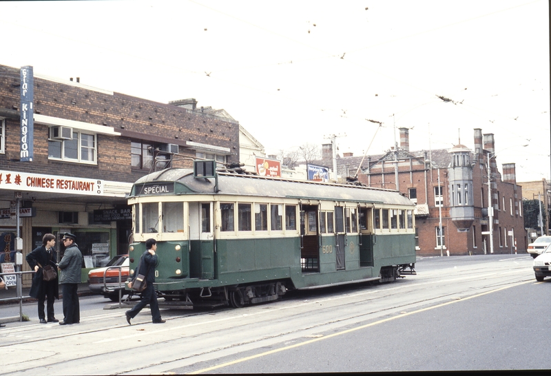 116496: Wellington Parade at Simpson Street Up W2 600