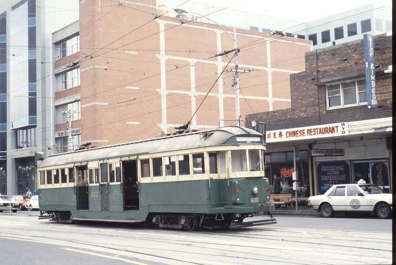 116497: Wellington Parade at Simpson Street Up W2 600