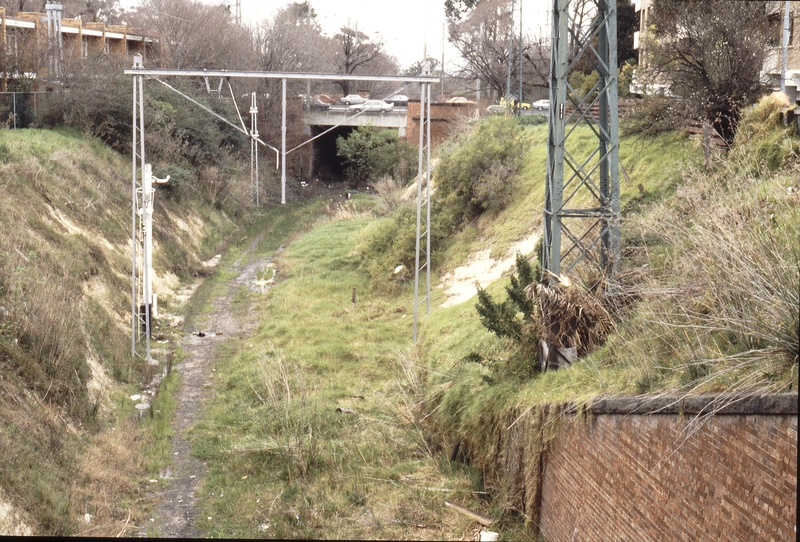 116533: Inner Circle at The Avenue Looking towards Royal Parade and Merri-Rushall