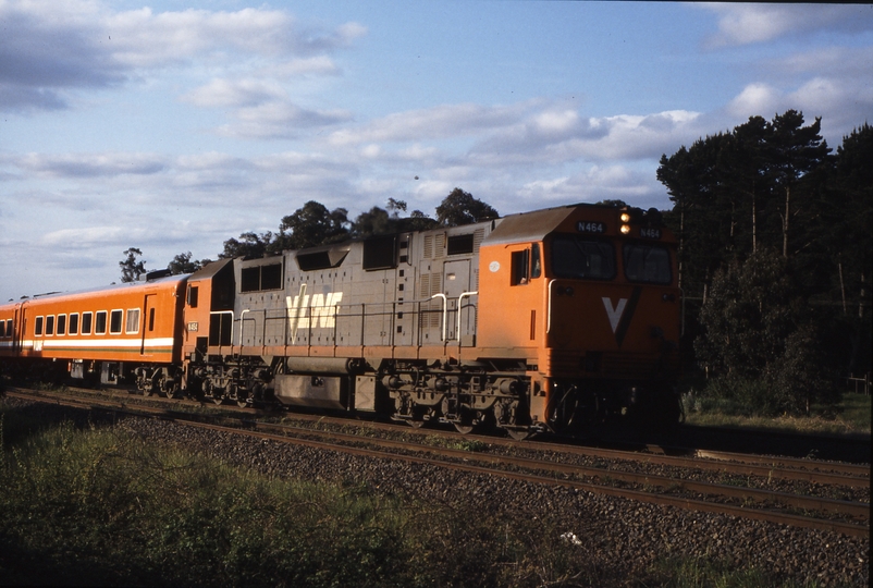 116612: Heathcote Junction 8324 Up Passenger from Cobram N 464