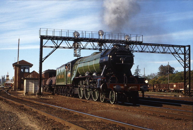 116715: Albury 8696 Up Special Passenger A3 4472 Flying Scotsman