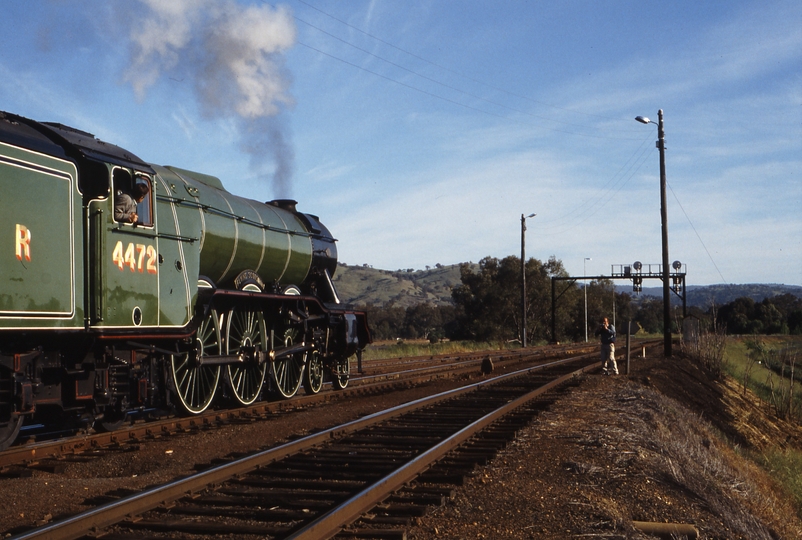 116716: Albury 8696 Up Special Passenger A3 4472 Flying Scotsman