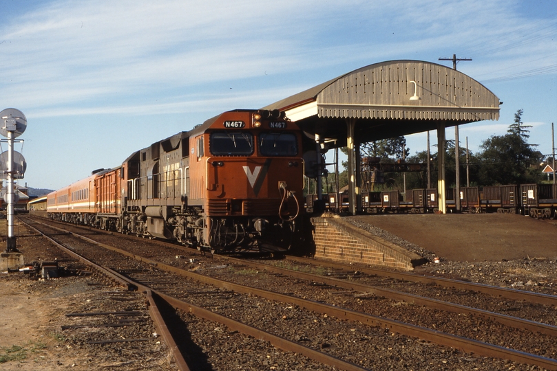 116718: Albury 8334 Up Passenger N 467