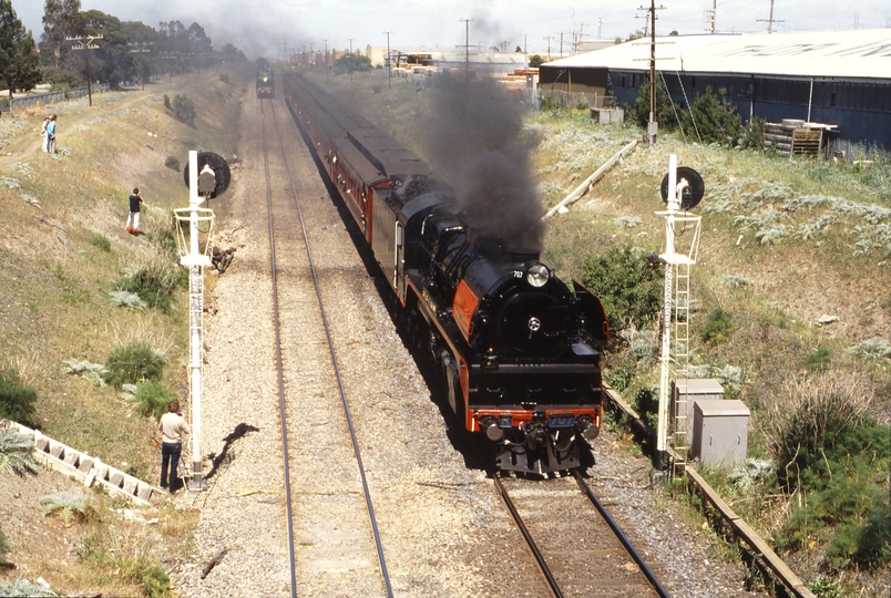 116739: Calder Highway Overbridge 8395 Down Special Passenger R 707