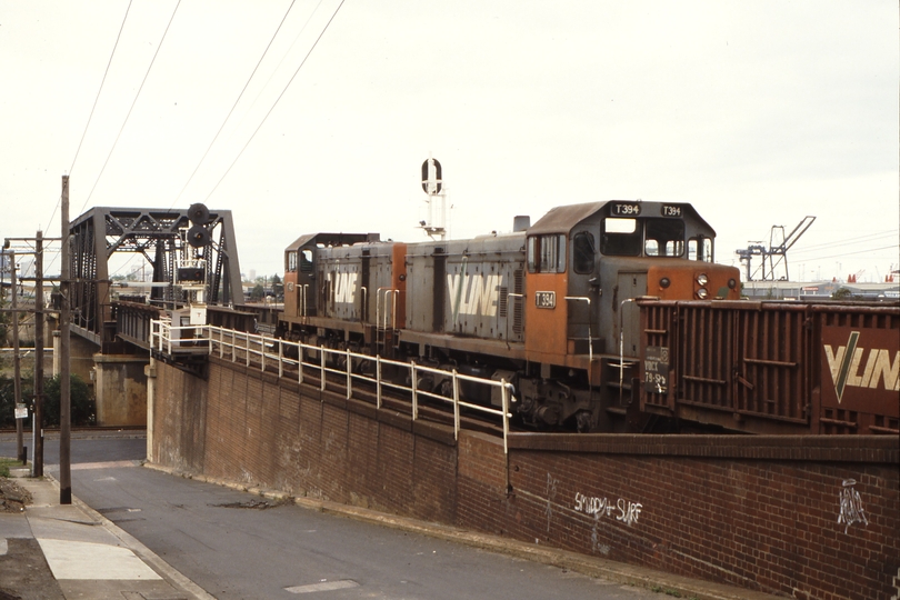 116743: Bunbury Street Tunnel Moreland Street Portal Up Steel Train T 412 T 384