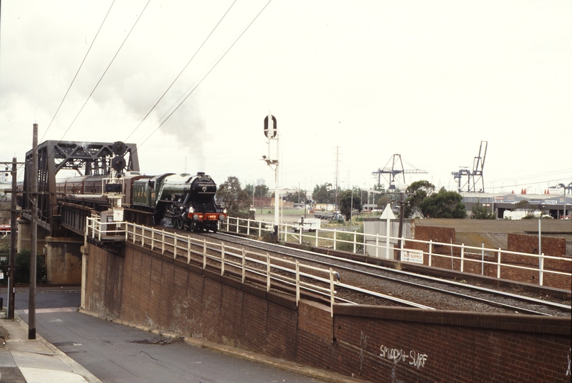 116745: Bunbury Street Tunnel Moreland Street Portal 8693 Down Special to Seymour A3 4472 Flying Scotsman