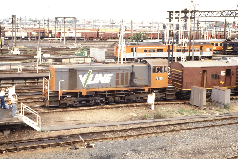 116780: Spencer Street 8692 Up Empty Cars Y 150 leading